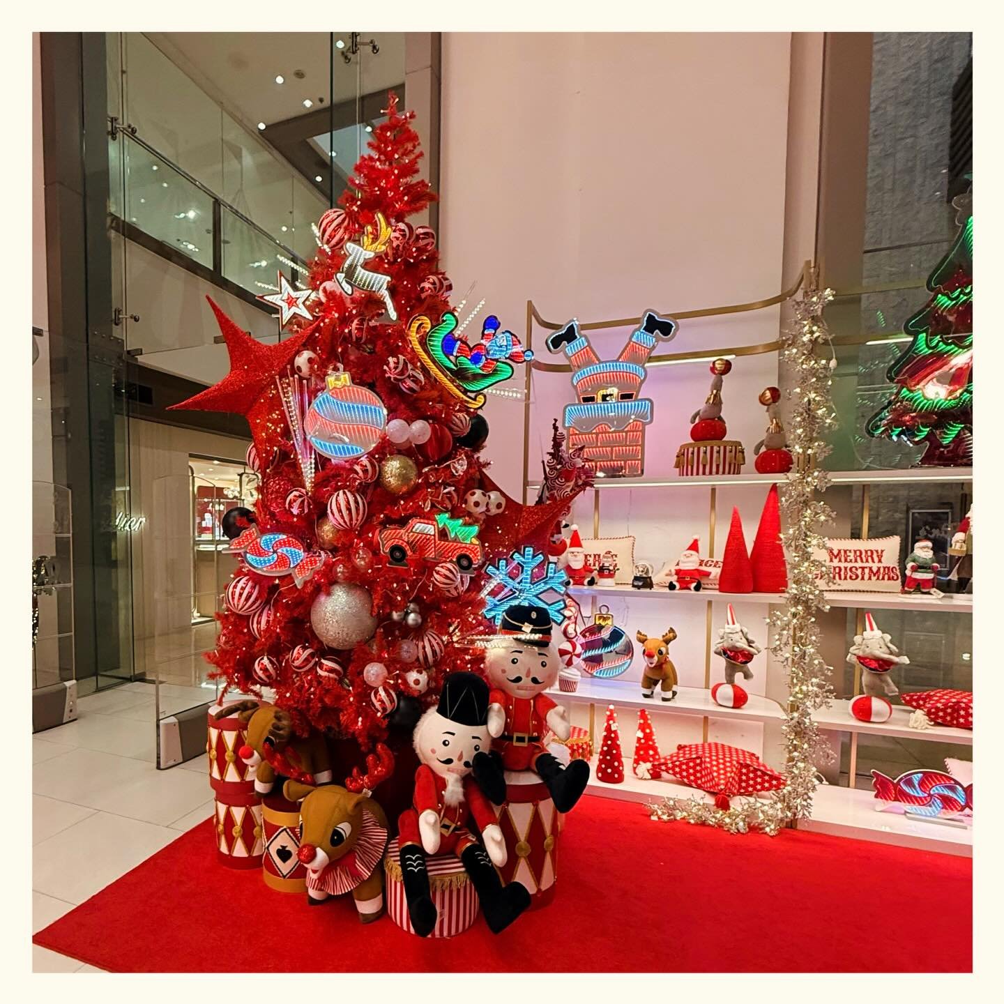 15 days till #Christmas2025. 🥳🍾️☃️