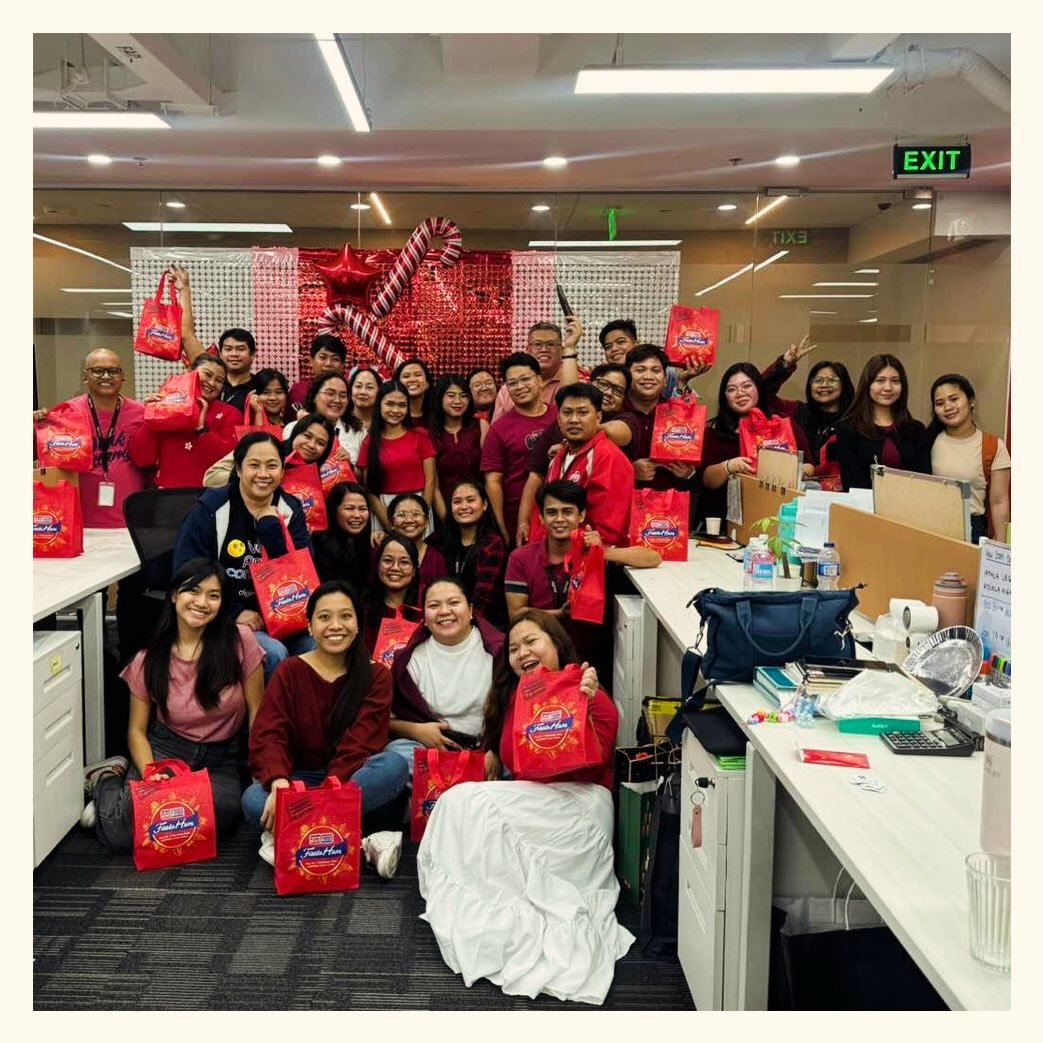 Merry Christmas from @digimap_ph  team!#Christmas2025. 🥳🍾️☃️